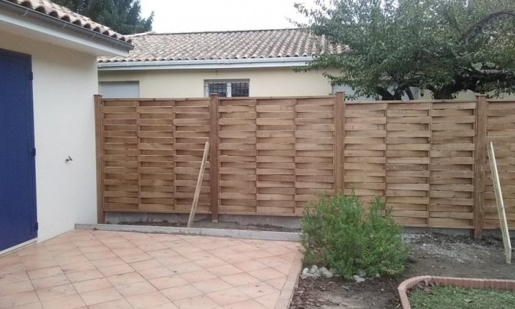 Installation de clôture de jardin, ARBRE & JARDIN ENVIRONNEMENT à Beychac-et-Caillau